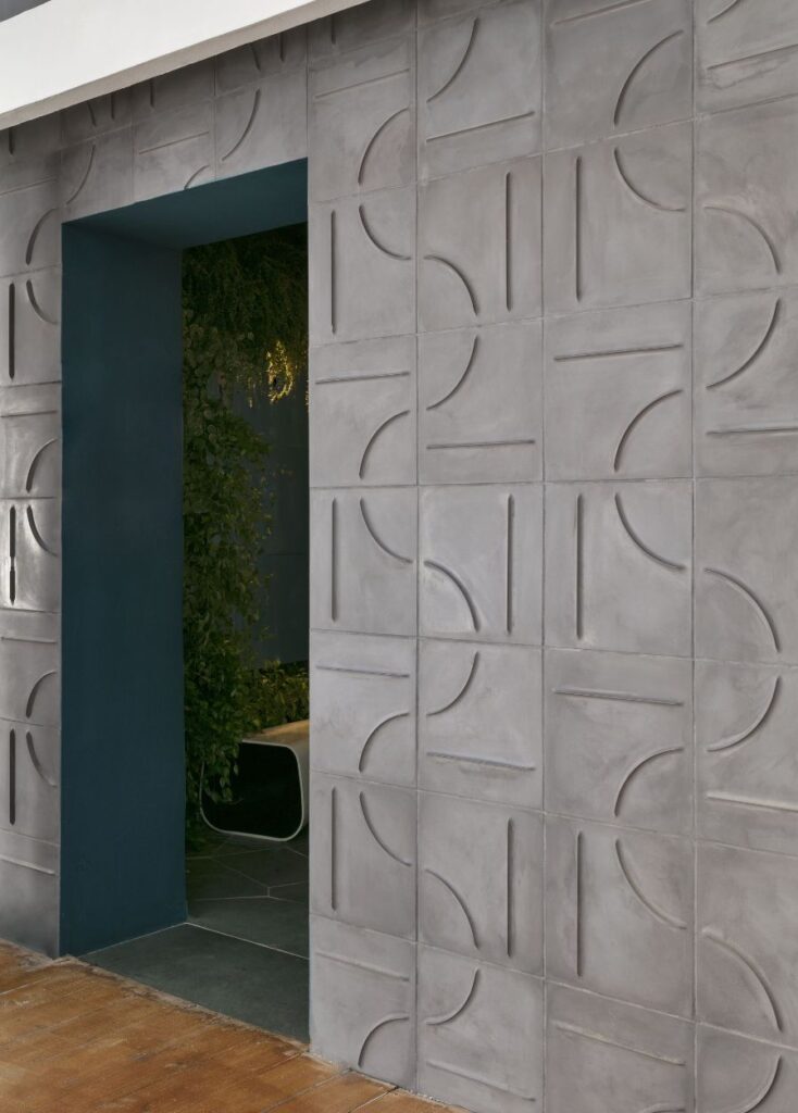 Fachada com revestimento texturizado - linha athos solarium.