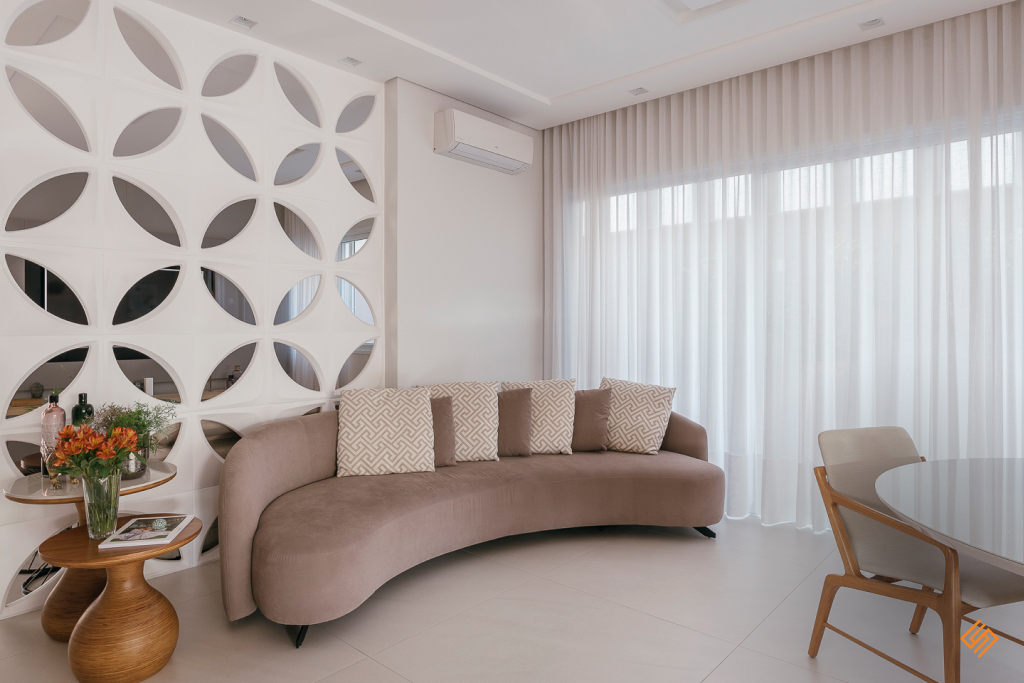 Imagem com aplicação de cobogó interno da Solarium. 
