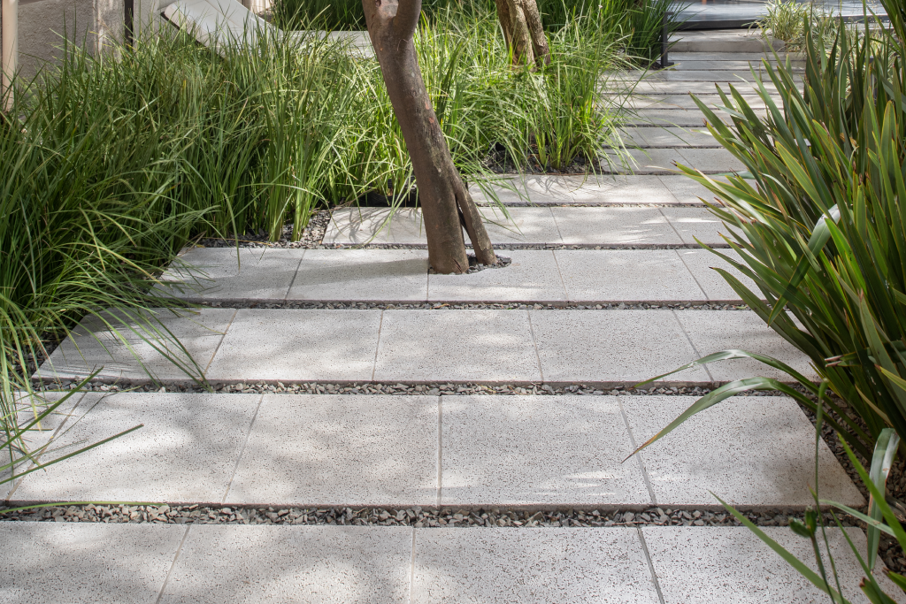 Imagem de aplicação de revestimento para jardins.