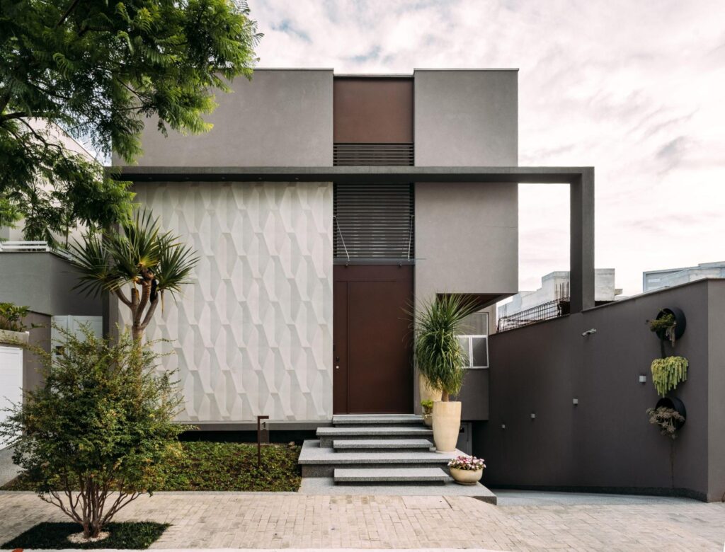 Revestimento cimentício Solarium aplicado em fechada
